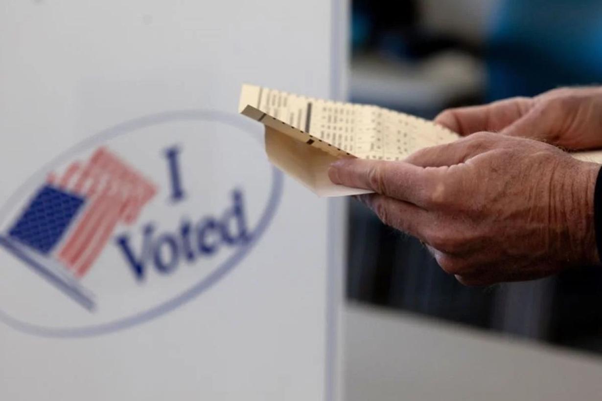 USA: Texas and Other States Begin Midterm Elections