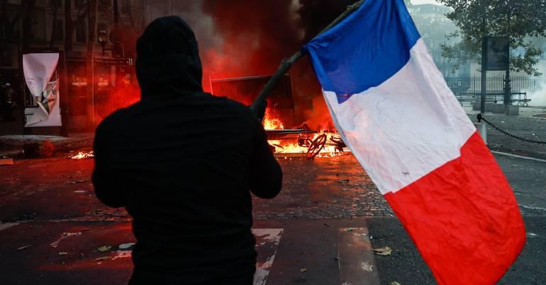 France: 1,200 People Arrested During Day of Violent Protests